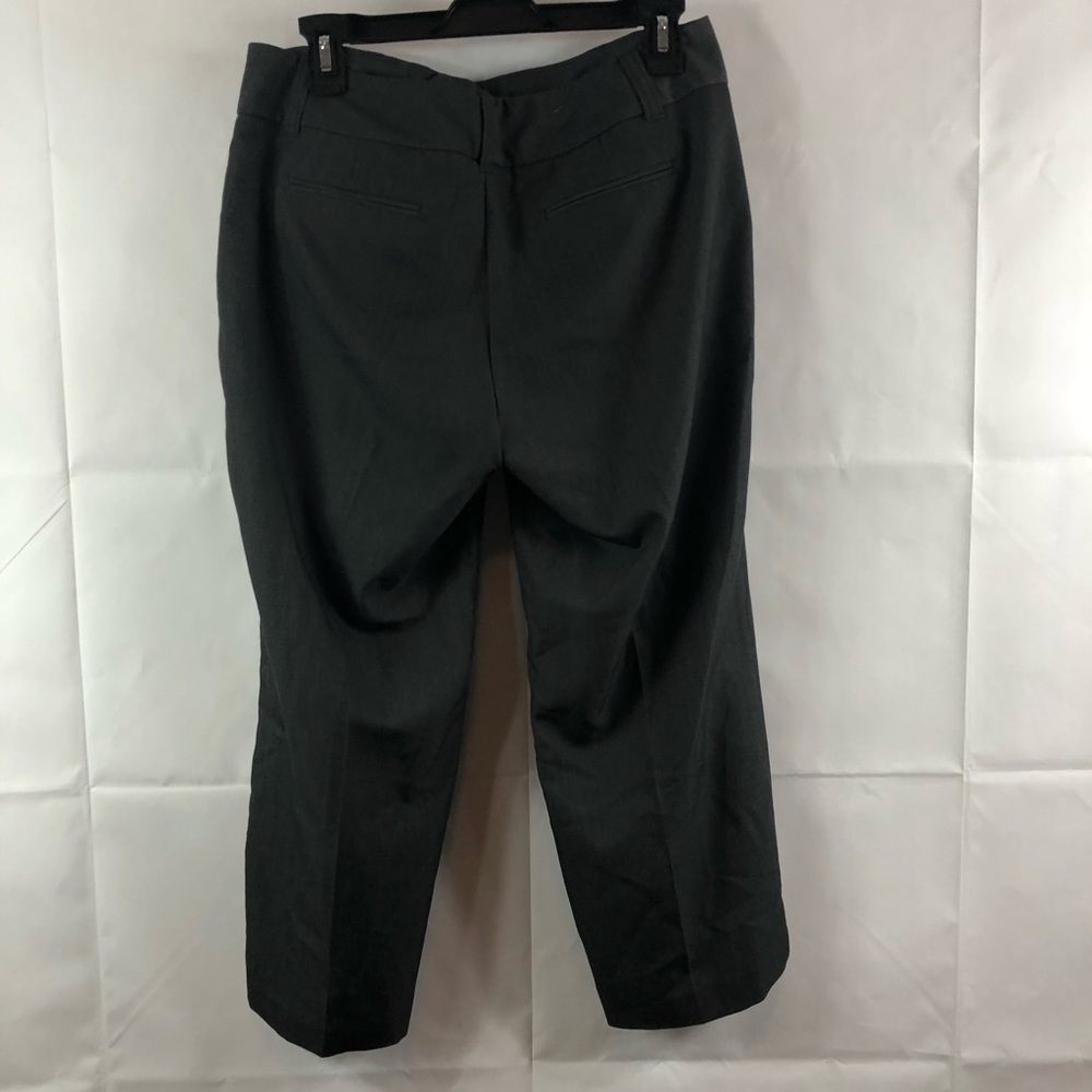 Capris Size 8 - Picture 2 of 2
